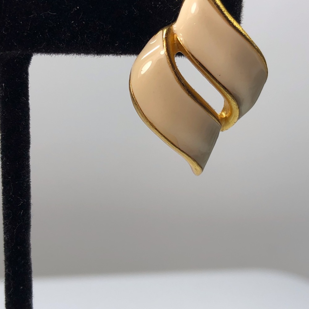 Vintage Gold Tone and Cream Enamel Earrings  Retro 80s  90s - Picture 5 of 9